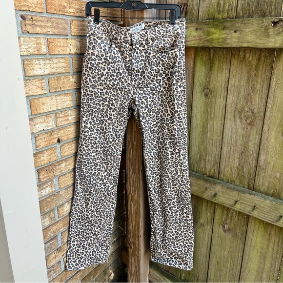 Abercrombie & Fitch Leopard Print High Rise 90s Relaxed Jeans - Picture 2 of 4